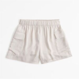 Abercrombie & Fitch Women's Light Tan Cargo Shorts